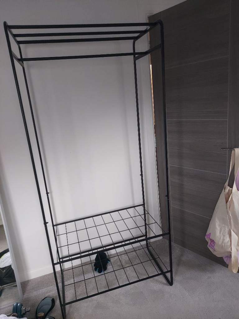 Clothes hanger