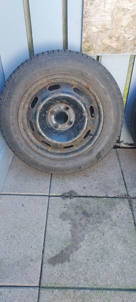 Spare wheels and tyres 