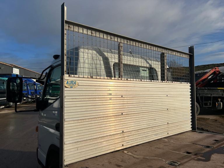 2022 Mitsubishi Canter 70C18 20FT FLAT , ONLY 66,972 MILES 