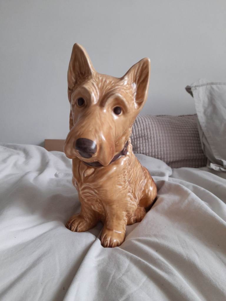 Vintage LARGE Sylvac 1209 Tan Coloured Scottish Terrier Dog Figurine