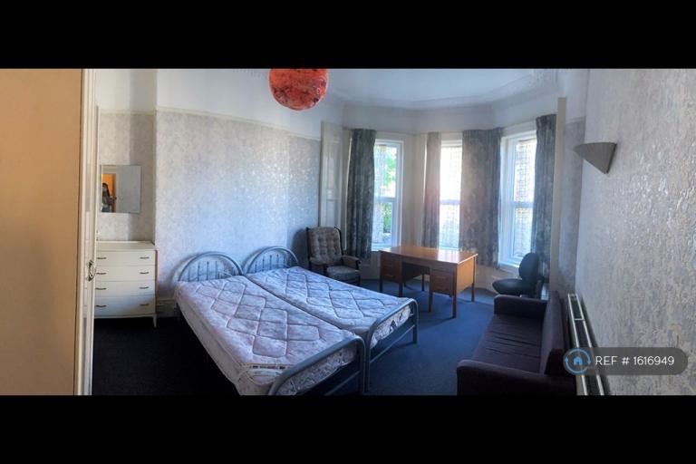 1 bedroom in Hampton Road, Bristol, BS6 (#1616949)