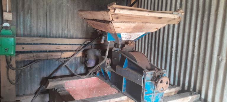 Electric corn mill