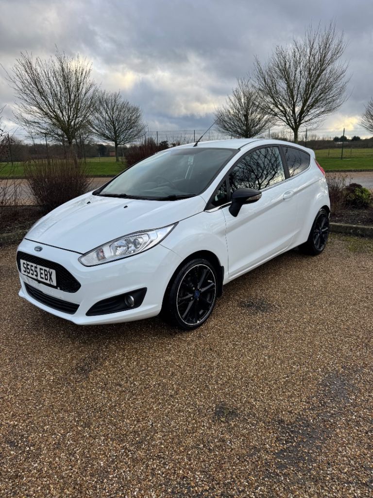 Ford, FIESTA, Hatchback, 2014, Manual, 1241 (cc), 3 doors