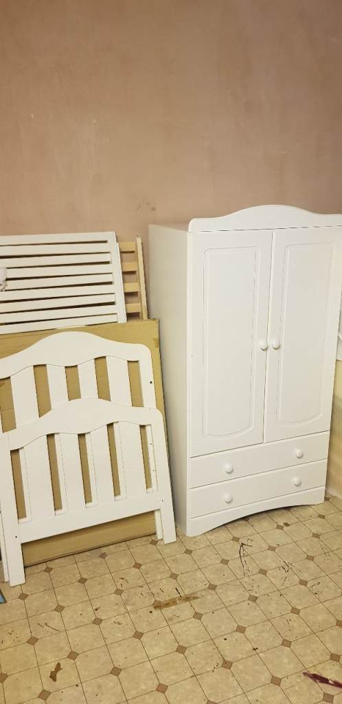 Mama's & Papa's Wooden Cot Bed & Wardrobe 