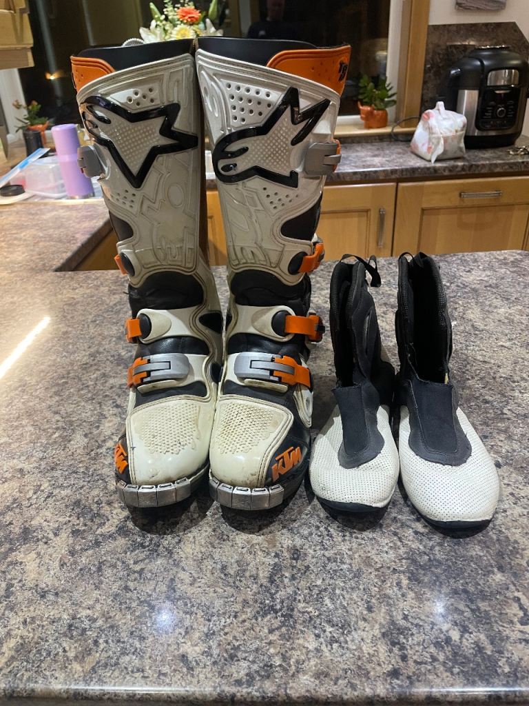 Alpinestars tech 8 motorbike boots