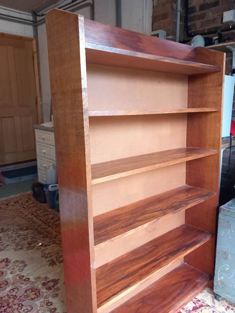 Solid wood bookcase with 5 shelves