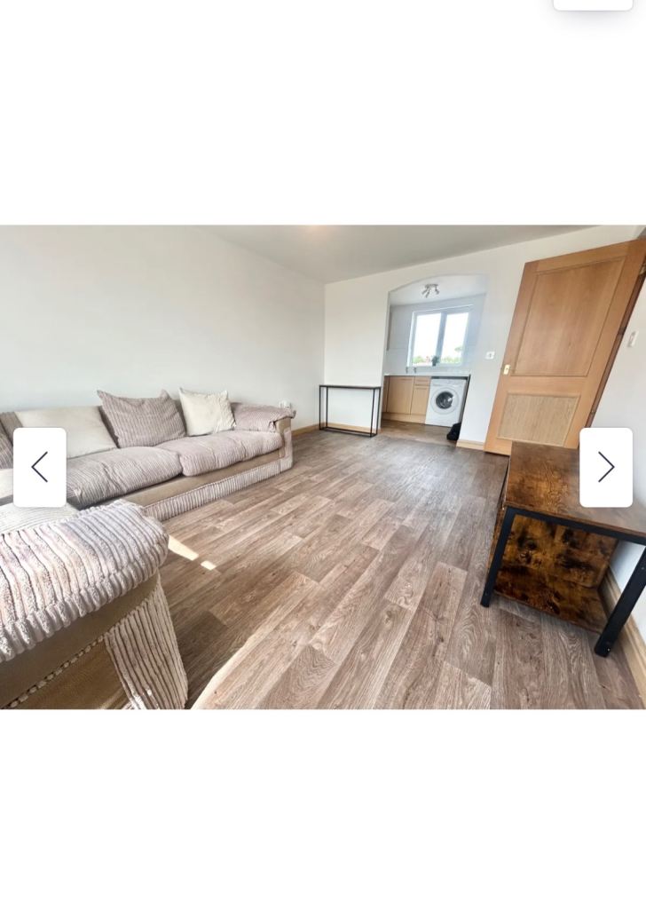 SHARED ROOM FOR RENT