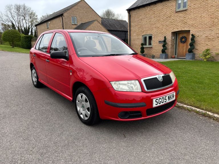 SKODA FABIA LOW MILEAGE 45000 ONE OWNER 