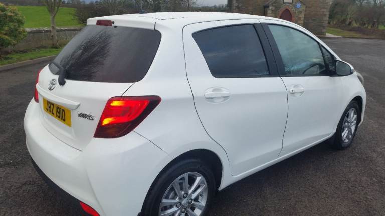 *!*FULL HISTORY*!* 2015 TOYOTA YARIS 1.3 ICON **£35 ROAD TAX** **MOT TO 5 OCT 26** *ONE LADY OWNER*