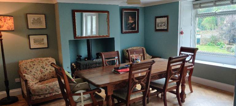 Room to rent in large shared house 