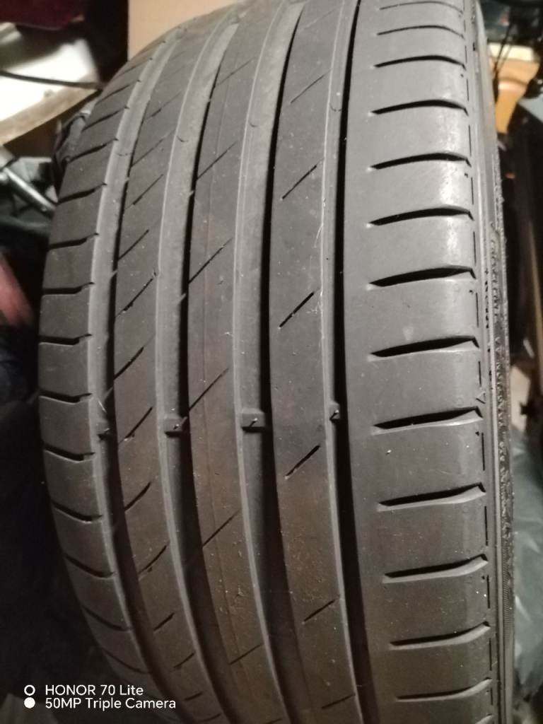 Car tyre