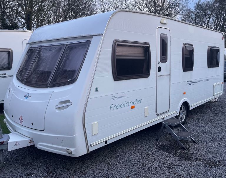 Lunar freelander caravan 2007 fixed bed 
