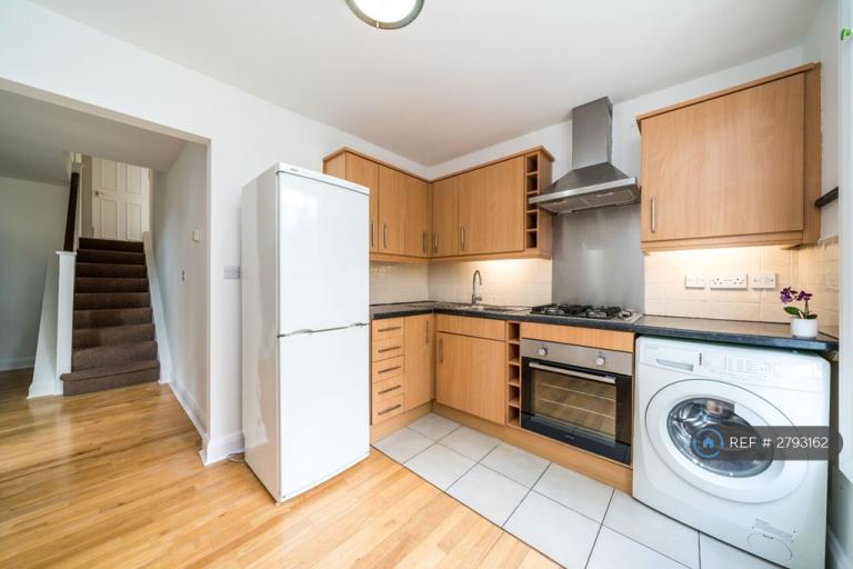 1 bedroom flat in Bardolph Road, London, N7 (1 bed) (#2793162)