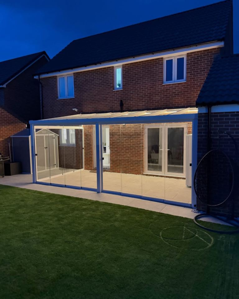 Pergola/Veranda/canopy/glass room/balustrades