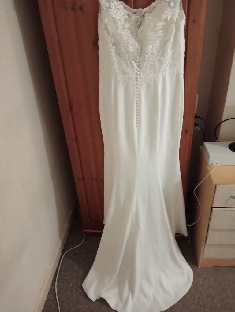 Wedding dress size 16/18 