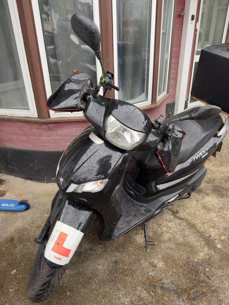 Peugeot, TWEET, 2021, 125 (cc)