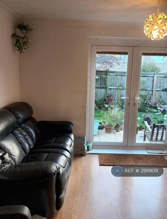 1 bedroom house in Hawks Way, Ashford, TN23 (1 bed) (#2911909)