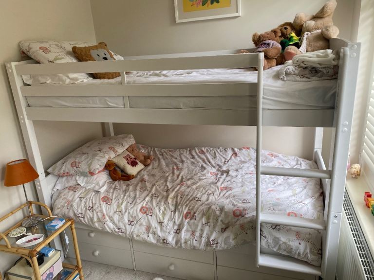 Kids bunk bed good condition with drawers