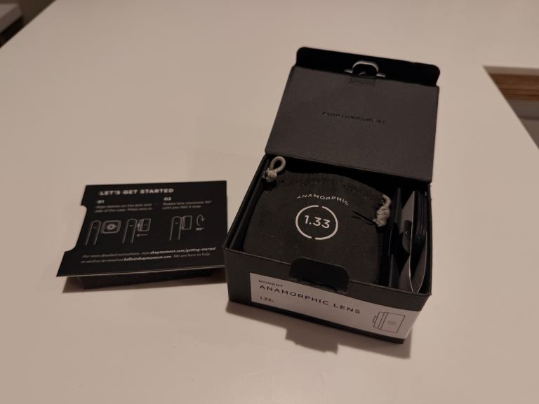 Moment Anamorphic 1.33x Blue Flair Lens