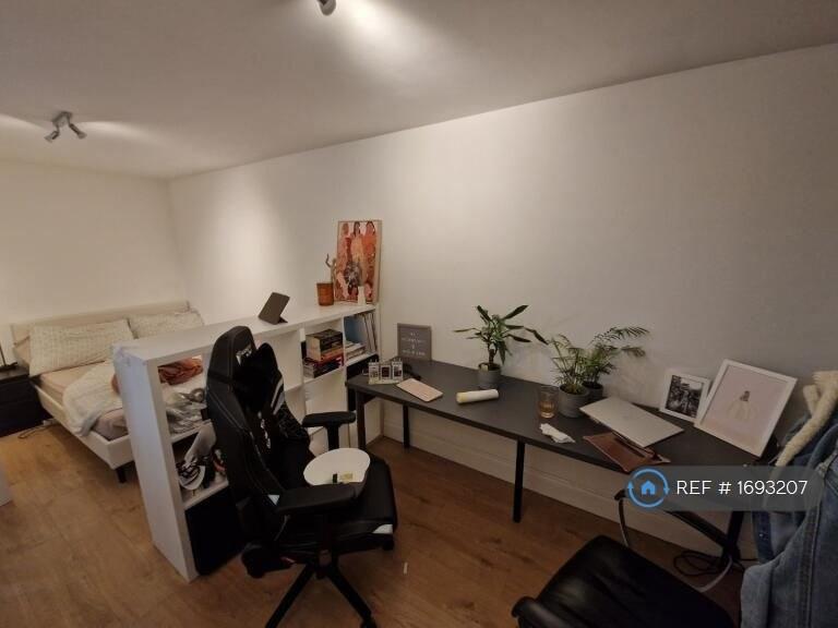 3 bedroom house in Greatfields Drive, Uxbridge, UB8 (3 bed) (#1693207)