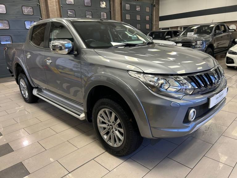 2019 Mitsubishi L200 2.4 DI-D DC Barbarian Pickup Double Cab 4dr Diesel Manual 4WD Euro 6 (178 p ...