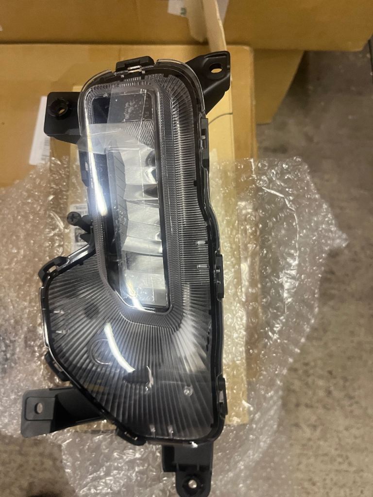 Kia Niro Mk2 Front Right Fog Light Lamp 92202AT000 2022-on Genuine NEW