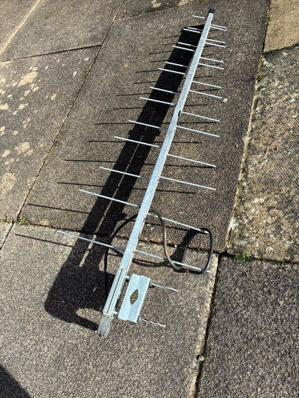 Outdoor TV Aerial Antenna - Good Condition