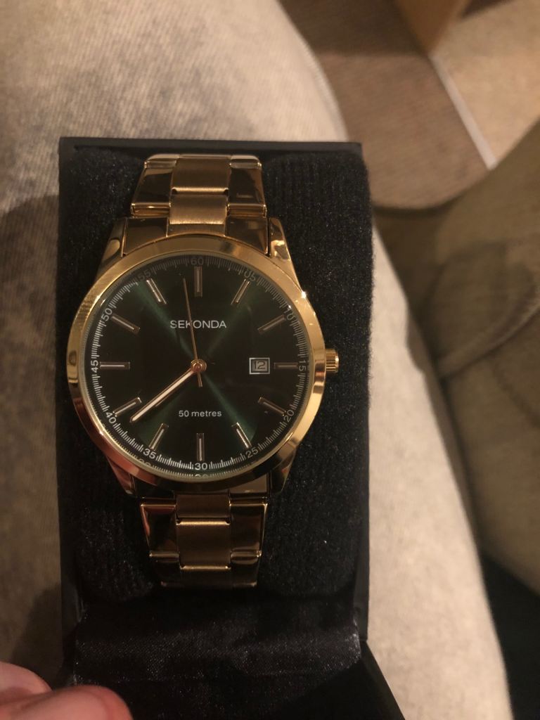 Men’s gold plated sekonda watch 