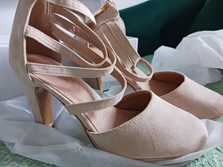 Womans shoes size 5