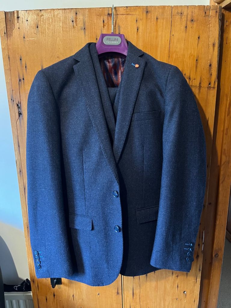 Harry Brown Heritage Slim Fit Suit