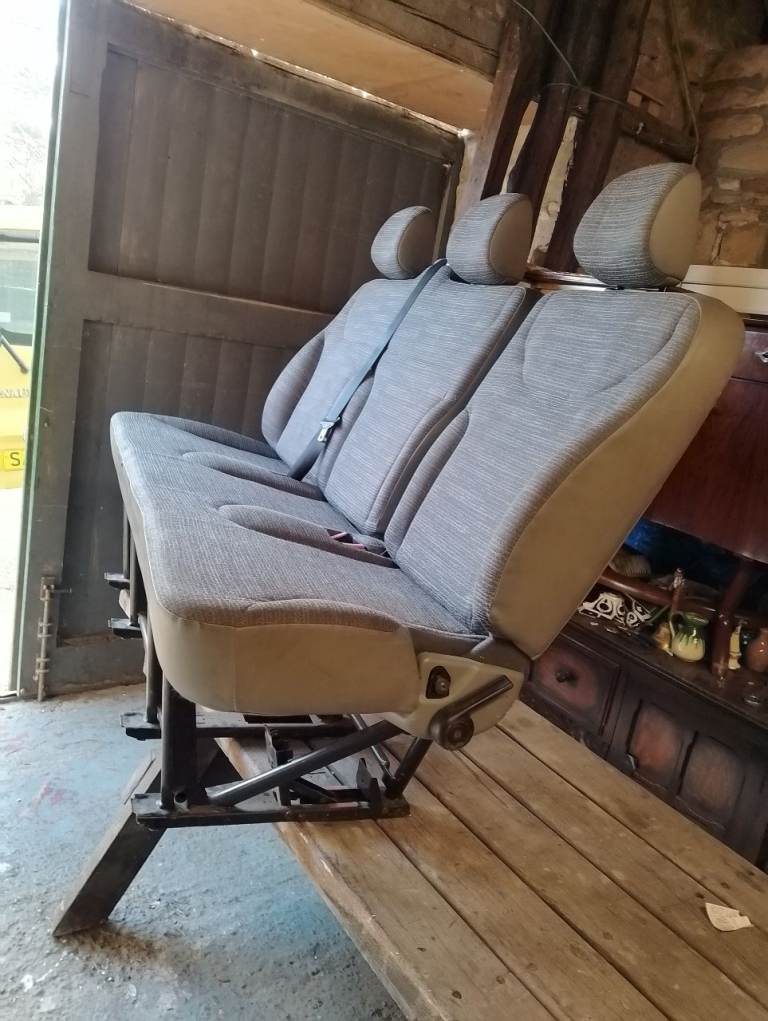 Renault Trafic 2003 triple bench seat