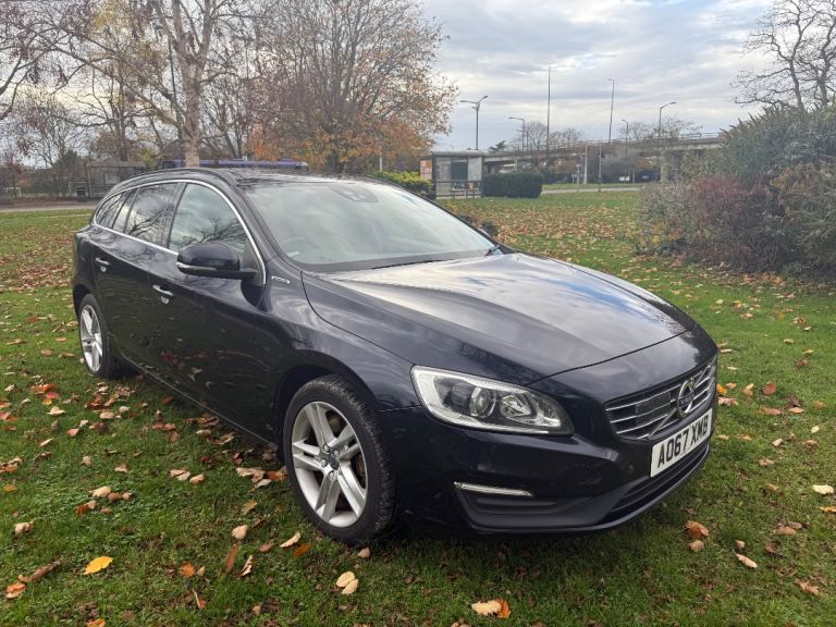 Fresh MOT, great condition - Volvo V60 Se Nav Twin engine D5 2.4 electric-diesel-hybrid 