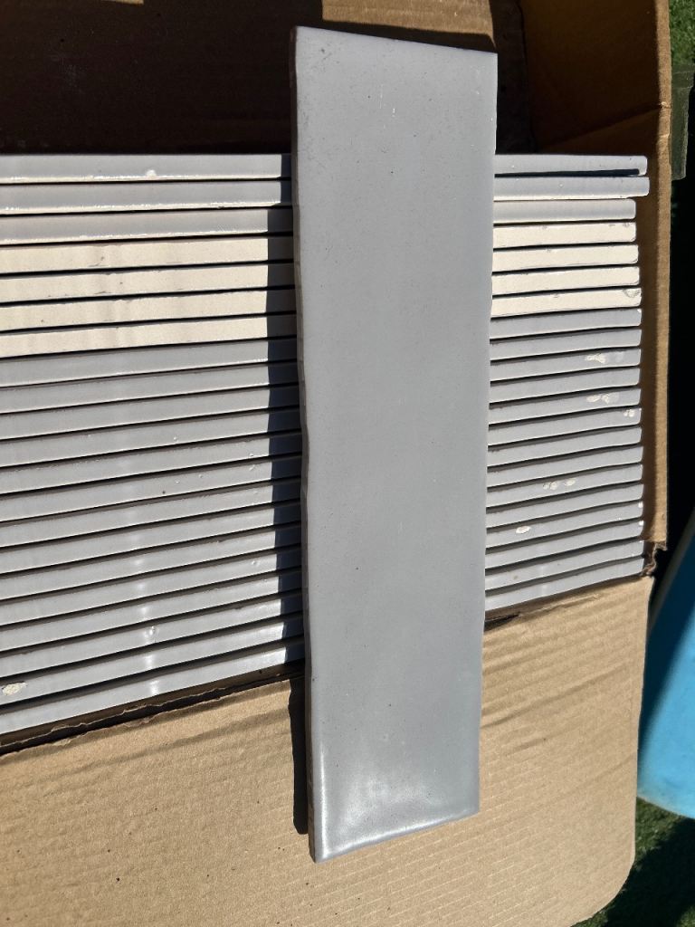 22 Vernisse 7.5 x 30 Silver Gray Tiles