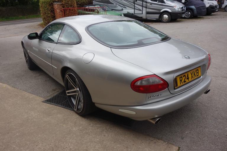 Jaguar XK8 4.0 Coupe 2dr Petrol Automatic (281 g/km, 290 bhp) PETROL 1998/R
