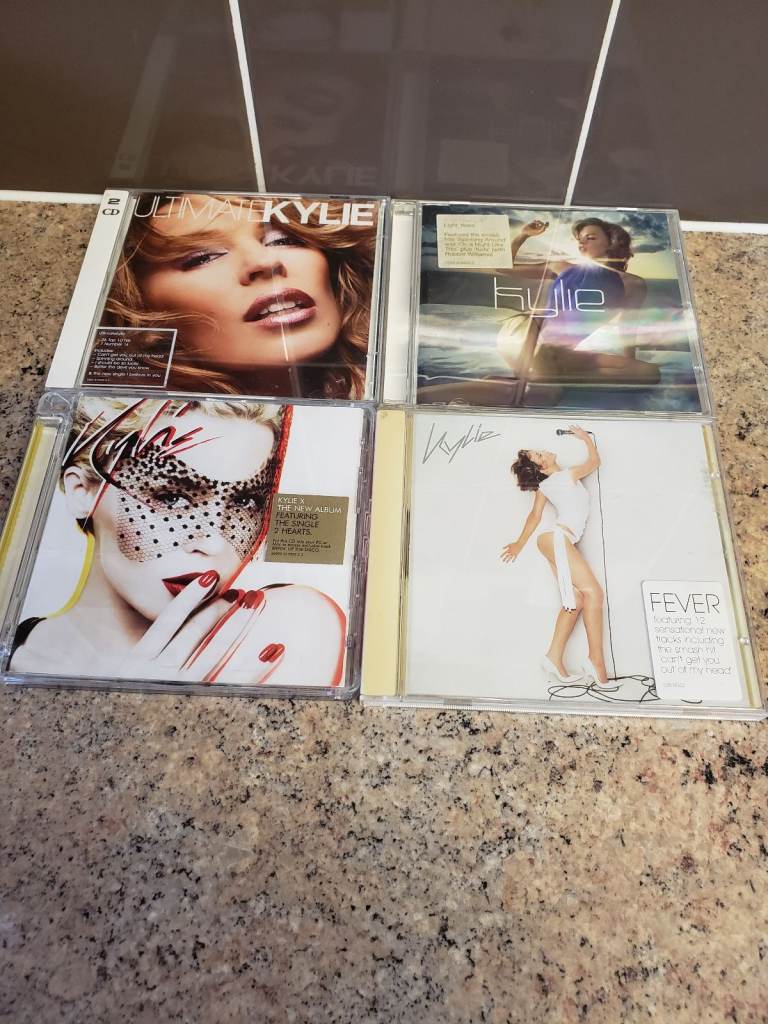 KYLIE MINOGUE CDS