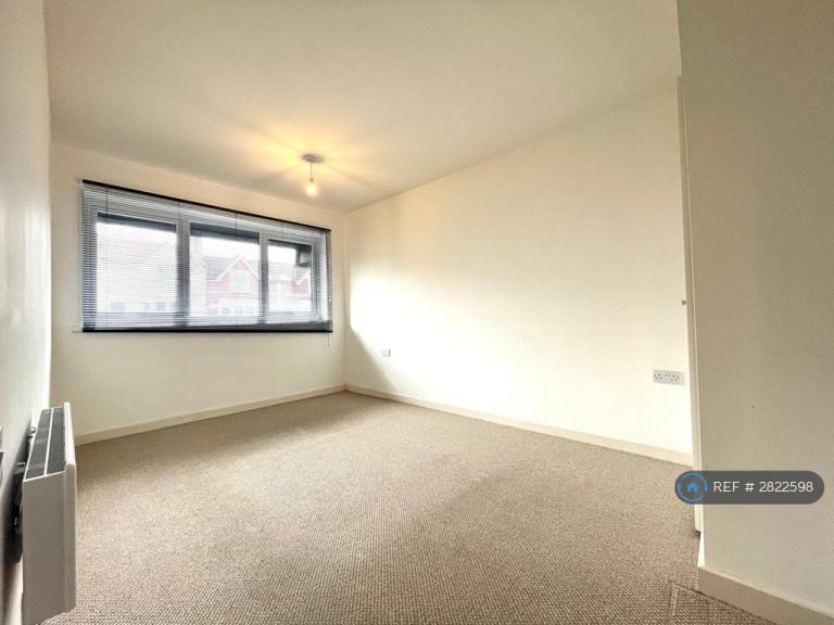 2 bedroom flat in Summer Hill Court, Bristol, BS5 (2 bed) (#2822598)