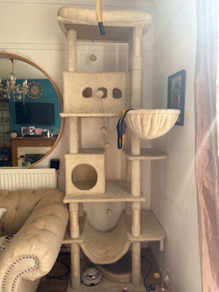 7ft cat tree hardly used