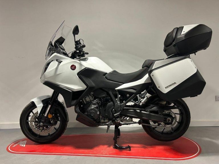 71/2022 Honda NT1100 DCT - 28523 miles - STUNNING! 