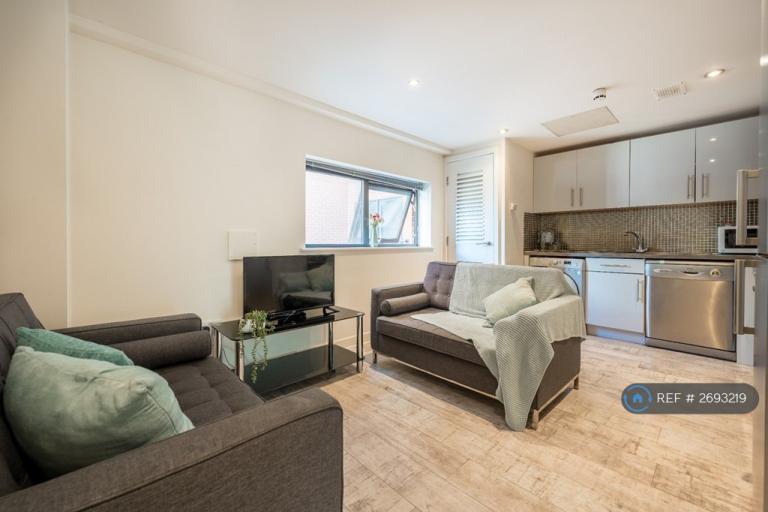 5 bedroom flat in Regent Terrace, Sheffield, S3 (5 bed) (#2693219)