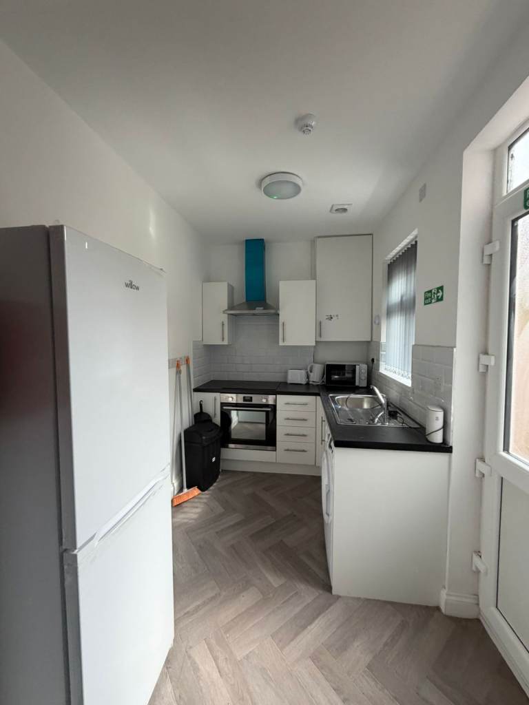Birmingham (Erdington) En-suite Rooms - NO SERVICE CHARGE
