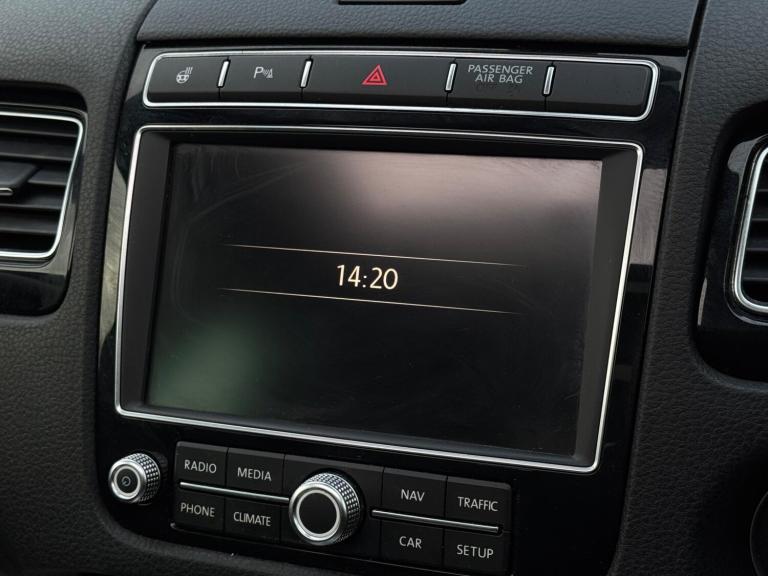 2016 Volkswagen Touareg 3.0 TDI V6 BlueMotion Tech R-Line Tiptronic 4WD Euro 6 (s/s) 5dr ESTATE D...