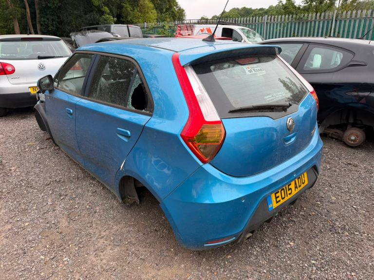 2015 MG3 BREAKING SPARES PARTS 