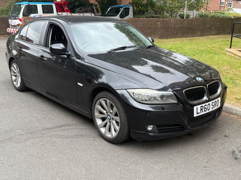 BMW E90 318D LCI Business Edition Automatic spare repair breaking (475 black sapphire )