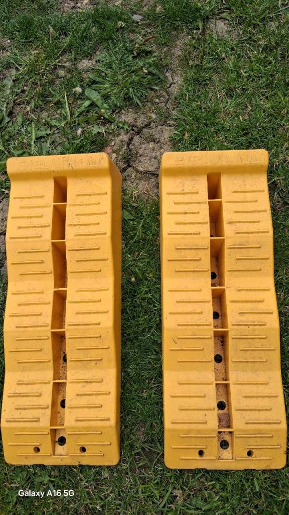 Campevan levelling blocks