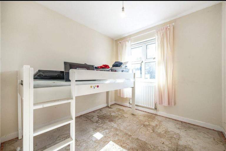 Single bedroom 