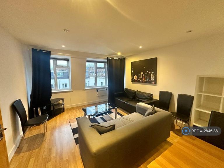 2 bedroom flat in Southwark Park Road, London, SE16 (2 bed) (#2846188)