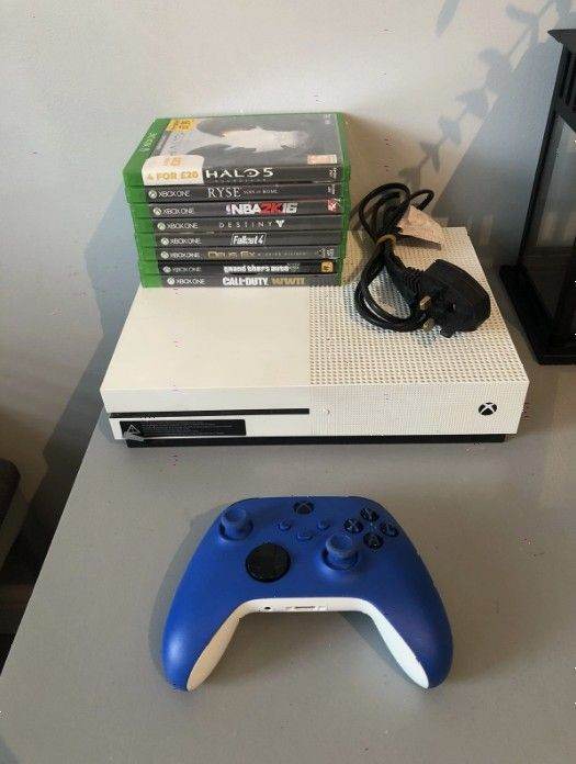 Xbox One S 500gb White Bundle With Controller & 8 Games Tested Working VGC