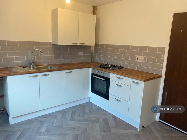 2 bedroom house in St. Chads Close, Rochdale, OL16 (2 bed) (#2811569)