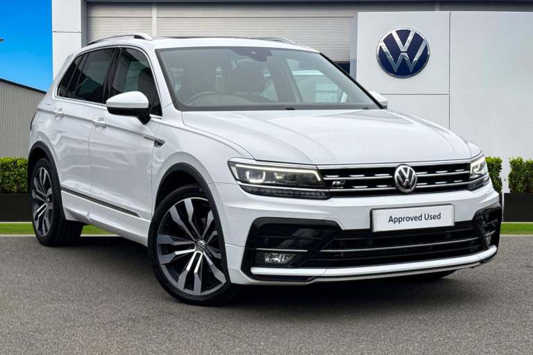 2018 Volkswagen Tiguan 2.0 TDi 150 R-Line 5dr | Heated Seats | Panoramic Roof SUV DIESEL Manual