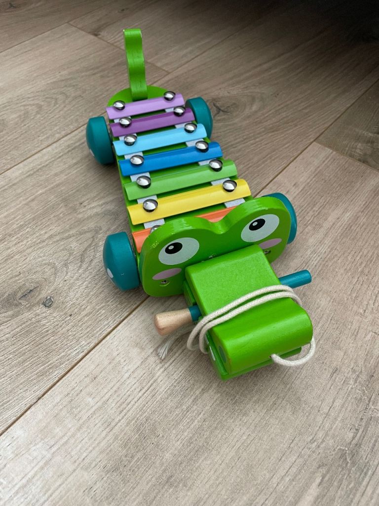 Crocodile musical toy